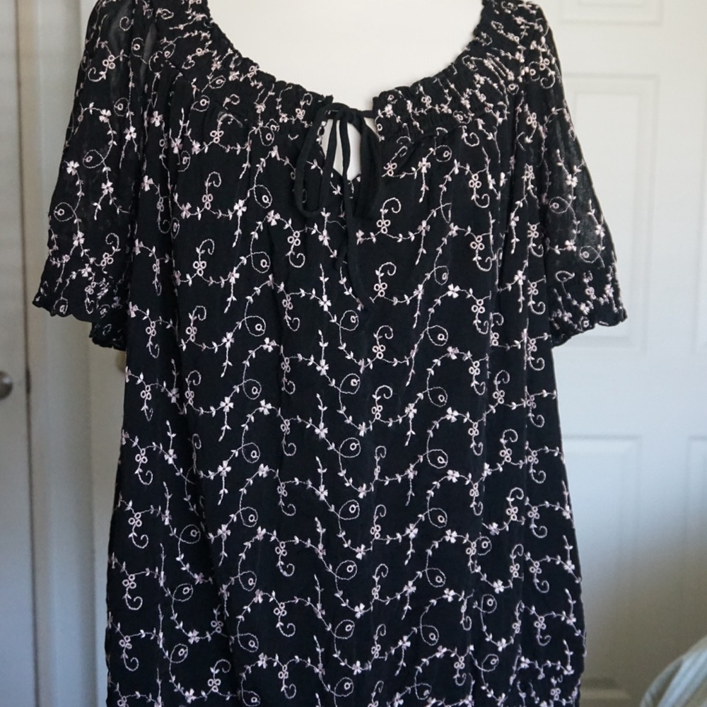 INC International Concepts Black and White Flutter Sleeve Blouse